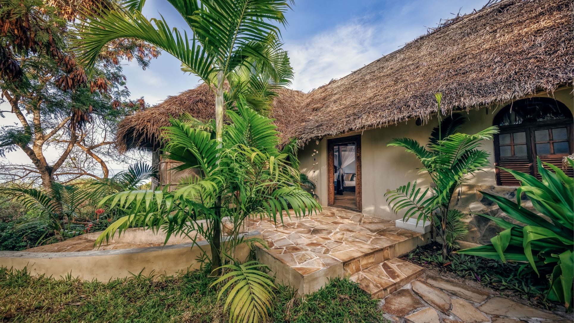 The Manta Resort thumbnail 2